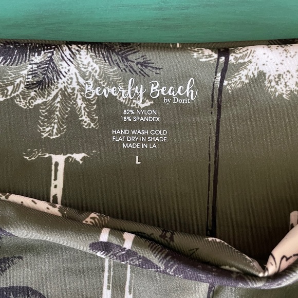 Beverly Beach 3 pcs olive green bikini with Hawaiian design. Size L - Picture 8 of 8